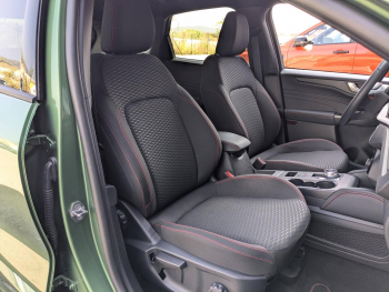 Photo 19 du bon plan FORD Kuga 2.5 Duratec 180ch Hybrid FlexiFuel ST-Line Powershift occasion à 31900 €