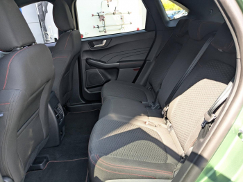 Photo 22 du bon plan FORD Kuga 2.5 Duratec 180ch Hybrid FlexiFuel ST-Line Powershift occasion à 31900 €