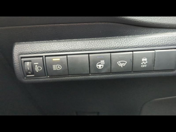 Photo 20 du bon plan SUZUKI Swace 1.8 Hybrid 122ch Privilège occasion à 18990 €