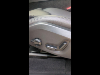 Photo 14 du bon plan VOLVO XC60 T6 Hybride Rechargeable 253 + 145ch Ultra Style Dark Geartronic 8 AWD occasion à 49590 €