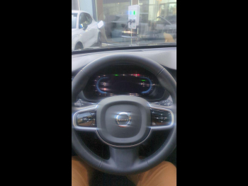 Photo 17 du bon plan VOLVO XC60 T6 Hybride Rechargeable 253 + 145ch Ultra Style Dark Geartronic 8 AWD occasion à 49590 €