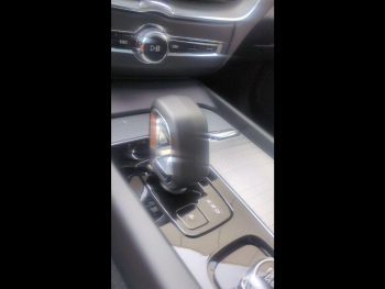 Photo 18 du bon plan VOLVO XC60 T6 Hybride Rechargeable 253 + 145ch Ultra Style Dark Geartronic 8 AWD occasion à 49590 €