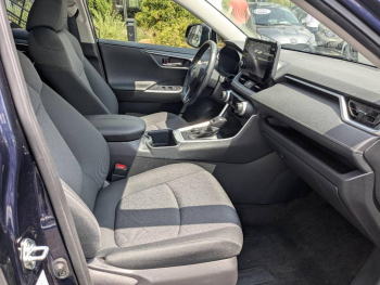 Photo 11 du bon plan TOYOTA RAV4 2.5 Hybride 222ch Dynamic AWD-i MY23 occasion à 32490 €