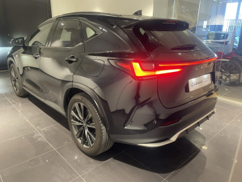 Photo 8 du bon plan LEXUS NX 450h+ Luxe 4WD occasion à 42990 €