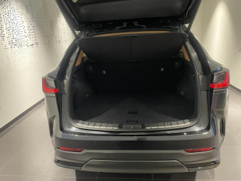 Photo 10 du bon plan LEXUS NX 450h+ Luxe 4WD occasion à 42990 €