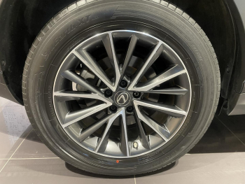Photo 13 du bon plan LEXUS NX 450h+ Luxe 4WD occasion à 42990 €