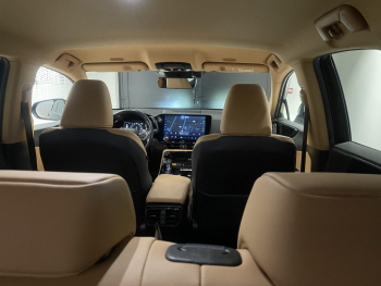 Photo 15 du bon plan LEXUS NX 450h+ Luxe 4WD occasion à 42990 €