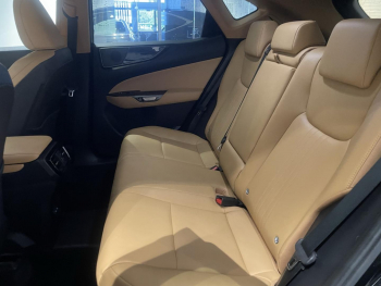 Photo 16 du bon plan LEXUS NX 450h+ Luxe 4WD occasion à 42990 €
