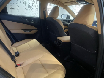 Photo 17 du bon plan LEXUS NX 450h+ Luxe 4WD occasion à 42990 €