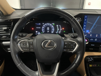 Photo 23 du bon plan LEXUS NX 450h+ Luxe 4WD occasion à 42990 €