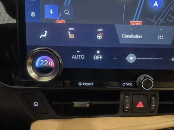 Photo 26 du bon plan LEXUS NX 450h+ Luxe 4WD occasion à 42990 €