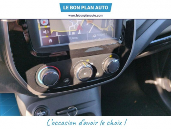 Photo 19 du bon plan RENAULT Captur 0.9 TCe 90ch Stop&Start energy Zen Euro6 occasion à 7799 €