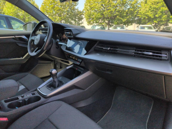 Photo 15 du bon plan AUDI A3 Sportback 35 TFSI 150ch Design occasion à 17990 €