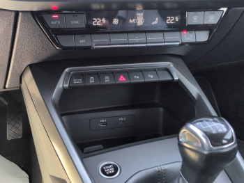 Photo 22 du bon plan AUDI A3 Sportback 35 TFSI 150ch Design occasion à 17990 €