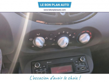 Photo 19 du bon plan RENAULT Twingo 1.5 dCi 75ch Purple eco² occasion à 4990 €