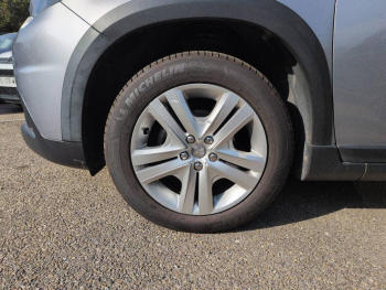 Photo 9 du bon plan PEUGEOT 2008 1.5 BlueHDi 100ch E6.c Signature S&S BVM5 86g occasion à 9990 €