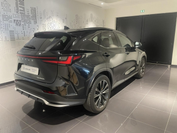 Photo 4 du bon plan LEXUS NX 450h+ F SPORT Executive 4WD MY24 occasion à 49990 €