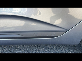 Photo 24 du bon plan RENAULT Clio 1.6 E-Tech 145ch full hybrid Evolution - 25b occasion à 20990 €