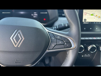 Photo 39 du bon plan RENAULT Clio 1.6 E-Tech 145ch full hybrid Evolution - 25b occasion à 20990 €