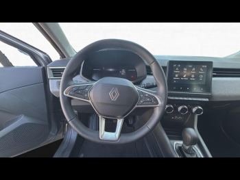 Photo 41 du bon plan RENAULT Clio 1.6 E-Tech 145ch full hybrid Evolution - 25b occasion à 20990 €