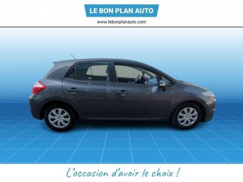 Photo 4 du bon plan TOYOTA Auris 90 D-4D FAP Dynamic 110g 5p occasion à 9470 €