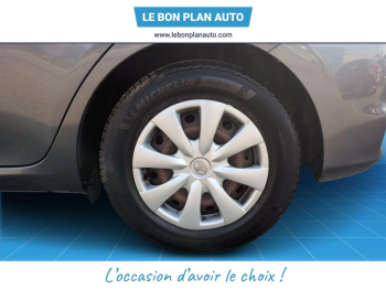 Photo 9 du bon plan TOYOTA Auris 90 D-4D FAP Dynamic 110g 5p occasion à 9470 €
