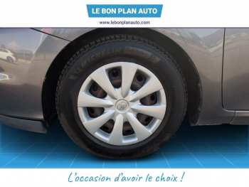 Photo 10 du bon plan TOYOTA Auris 90 D-4D FAP Dynamic 110g 5p occasion à 9470 €