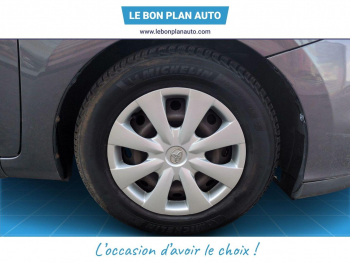Photo 11 du bon plan TOYOTA Auris 90 D-4D FAP Dynamic 110g 5p occasion à 9470 €