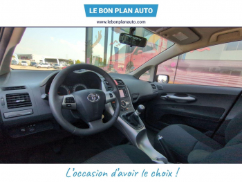 Photo 19 du bon plan TOYOTA Auris 90 D-4D FAP Dynamic 110g 5p occasion à 9470 €