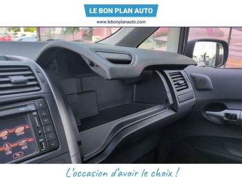 Photo 41 du bon plan TOYOTA Auris 90 D-4D FAP Dynamic 110g 5p occasion à 9470 €
