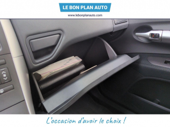 Photo 42 du bon plan TOYOTA Auris 90 D-4D FAP Dynamic 110g 5p occasion à 9470 €