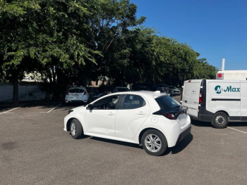 Photo 3 du bon plan TOYOTA Yaris 120 VVT-i Dynamic Business 5p MC24 occasion à 17980 €