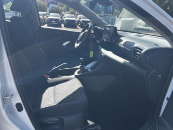 Photo 11 du bon plan TOYOTA Yaris 120 VVT-i Dynamic Business 5p MC24 occasion à 17980 €