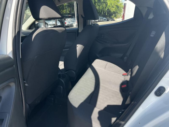 Photo 13 du bon plan TOYOTA Yaris 120 VVT-i Dynamic Business 5p MC24 occasion à 17980 €