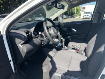 Photo 14 du bon plan TOYOTA Yaris 120 VVT-i Dynamic Business 5p MC24 occasion à 17980 €