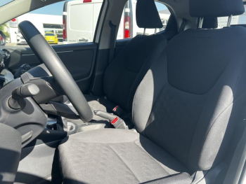 Photo 15 du bon plan TOYOTA Yaris 120 VVT-i Dynamic Business 5p MC24 occasion à 17980 €