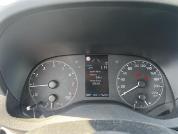 Photo 16 du bon plan TOYOTA Yaris 120 VVT-i Dynamic Business 5p MC24 occasion à 17980 €