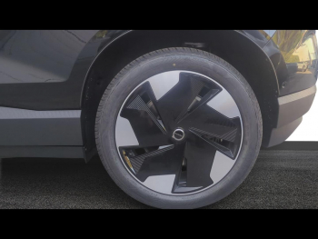 Photo 13 du bon plan VOLVO EX30 P5 Long Range 272ch 69kWh Ultra occasion à 42900 €