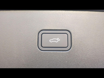 Photo 19 du bon plan VOLVO EX30 P5 Long Range 272ch 69kWh Ultra occasion à 42900 €