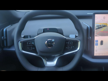 Photo 20 du bon plan VOLVO EX30 P5 Long Range 272ch 69kWh Ultra occasion à 42900 €