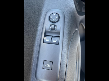 Photo 14 du bon plan PEUGEOT Partner Standard 650kg BlueHDi 100ch S&S BVM5 Pro occasion à 15880 €