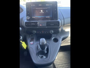 Photo 18 du bon plan PEUGEOT Partner Standard 650kg BlueHDi 100ch S&S BVM5 Pro occasion à 15880 €