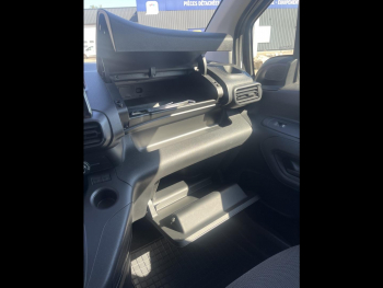 Photo 19 du bon plan PEUGEOT Partner Standard 650kg BlueHDi 100ch S&S BVM5 Pro occasion à 15880 €