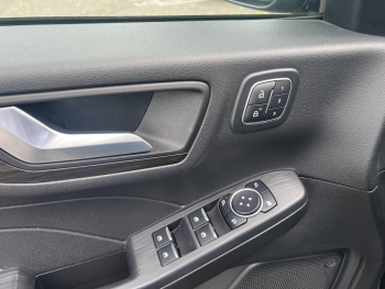 Photo 13 du bon plan FORD Kuga 2.5 Duratec 190ch FHEV E85 Vignale BVA occasion à 28390 €