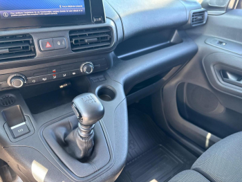 Photo 18 du bon plan TOYOTA PROACE CITY Verso Medium 1.2 110 VVT-i Dynamic MC24 occasion à 15990 €