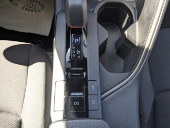 Photo 18 du bon plan TOYOTA C-HR 2.0 Hybride 200ch Design MY25 occasion à 28490 €