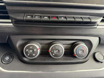 Photo 16 du bon plan NISSAN Primastar Combi L2H1 3t0 2.0 dCi 150ch N-Connecta DCT GSR2B occasion à 35490 €