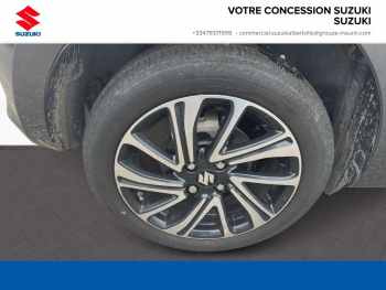Photo 37 du bon plan SUZUKI Swift 1.2 Dualjet Hybrid 83ch Pack AllGrip occasion à 15900 €