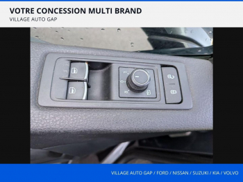 Photo 16 du bon plan VOLKSWAGEN Multivan 2.0 TDI 204ch BlueMotion Technology Carat DSG7 Court occasion à 39990 €