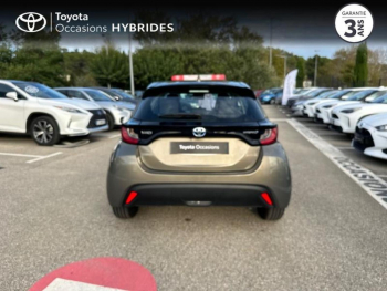 Photo 14 du bon plan TOYOTA Yaris 116h Dynamic Business 5p + Programme Beyond Zero Academy MY22 occasion à 20291 €